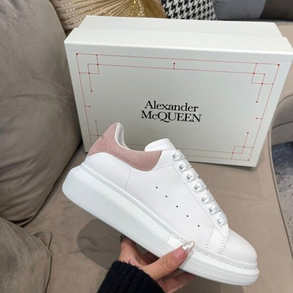 Women's sneakers - Picture 5 of 9